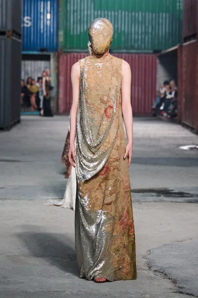Look 74